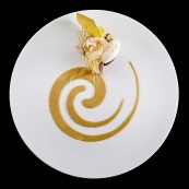 9 Riccardo Monco Enoteca Attorno al castagnaccio castagne marroni miele e mele pinoli e rosmarino Pinchiorri Foto di Lido Vannucchi