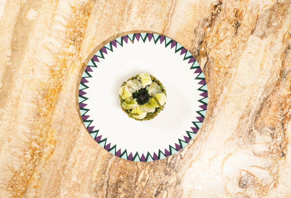 004 OSTRICA ALLA BRACE Sedano rapa Caviale Limone e Finocchio di mare