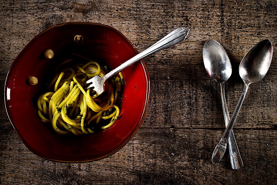 12 Spaghetto, curcuma, alghe e limone