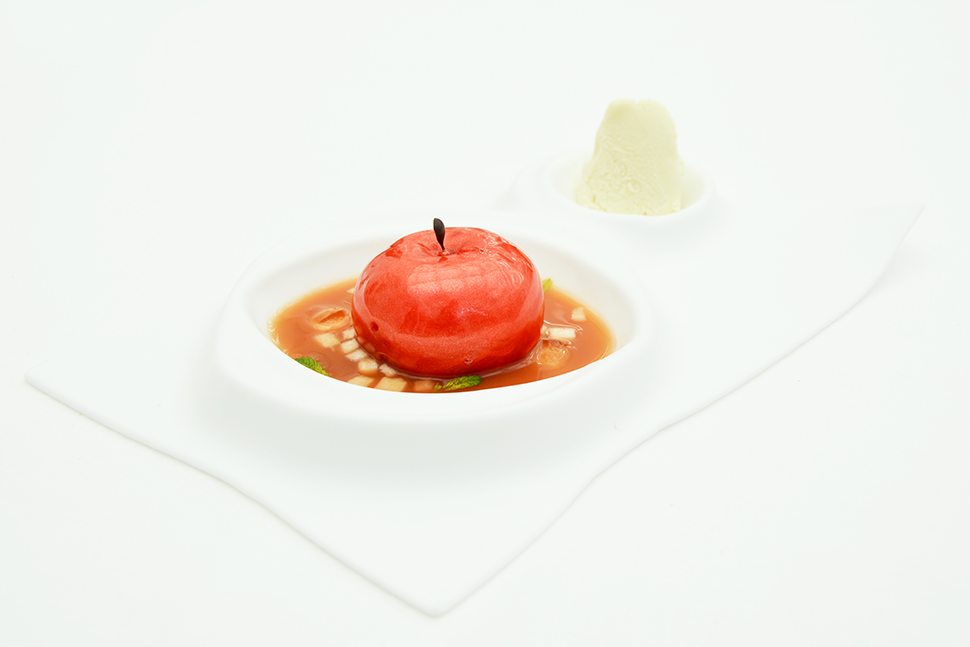 La mela annurca con gelato di alloro ed olio extravergine d'oliva. Foto di Davide Ricciardiello
