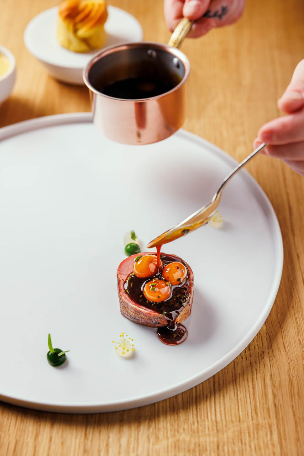 15 Cinghiale dell appennino in salse antiche con agresto d uva acerba Jessica Rosval ph Andrea Di lorenzo