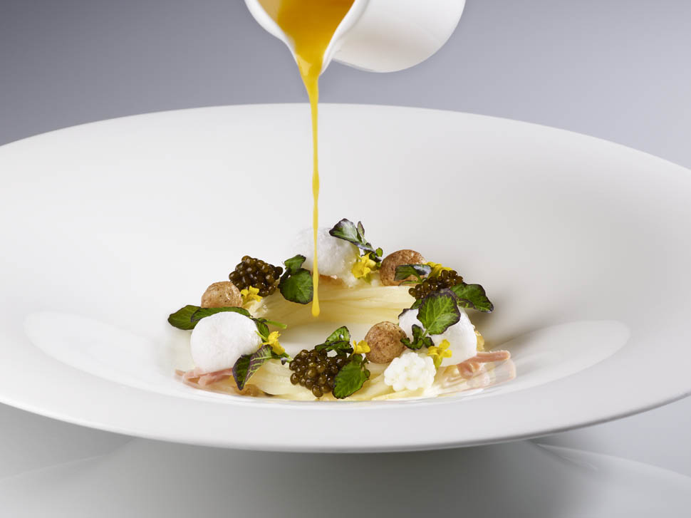 2 White asparagus with egg cress and caviar