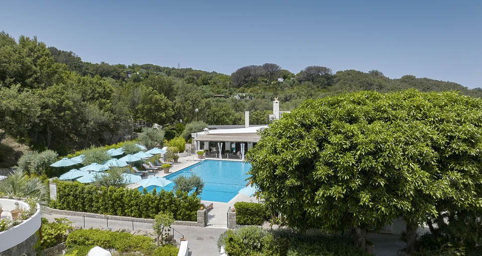 25 Outdoor pool