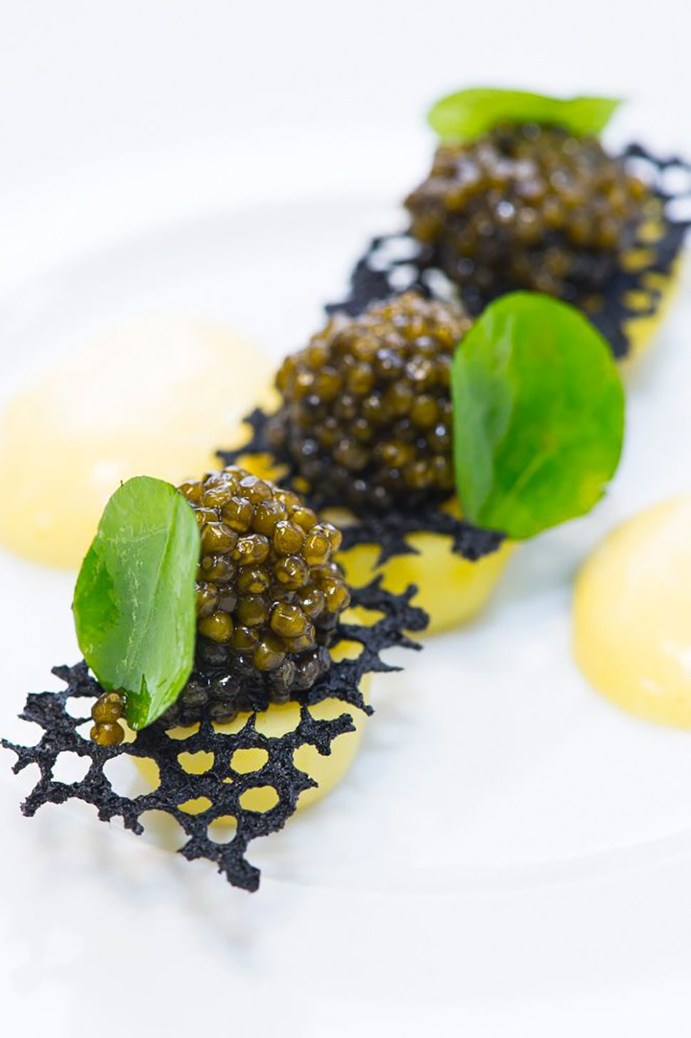 4 Caviar, l'œuf en sabayon fumé