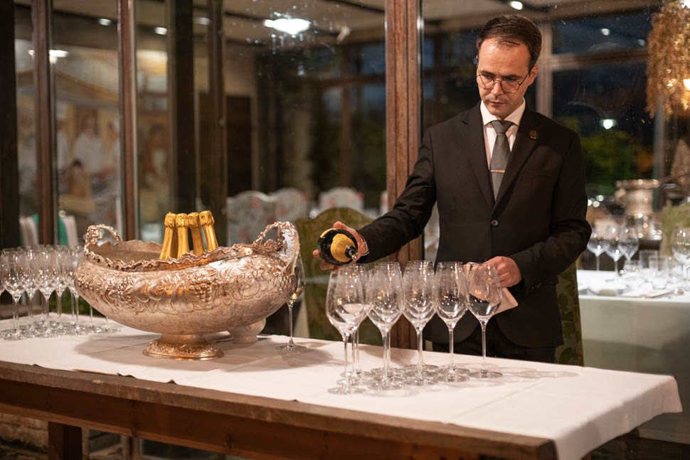 4 mani antica corte pallavicina 21