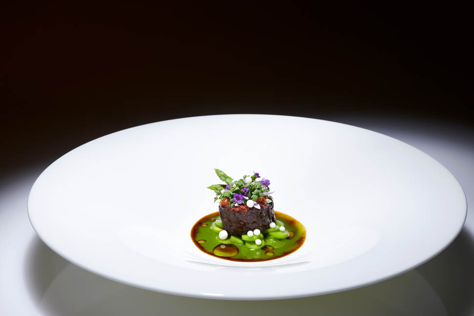 5 Wagyu cheeks with wild garlic asparagus