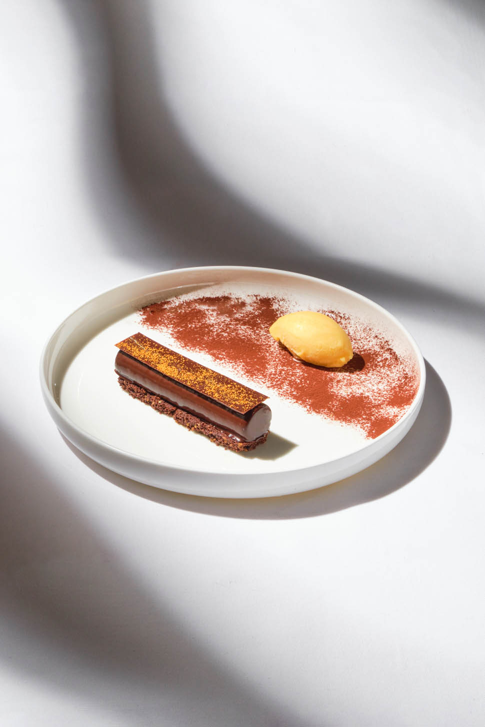 8 Pistachio dark chocolate bar with mandarins ice cream