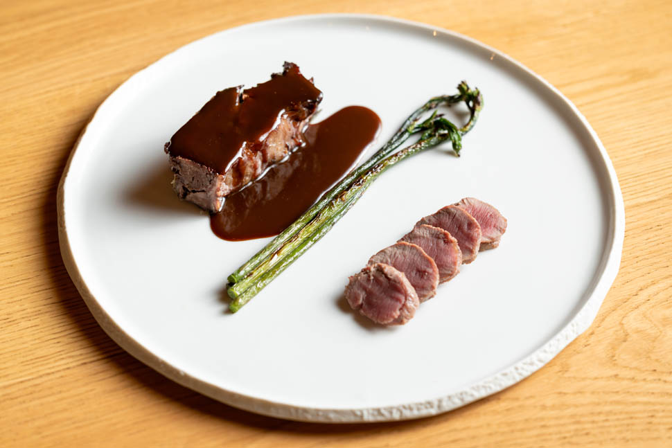 Agnello brace e fieno
