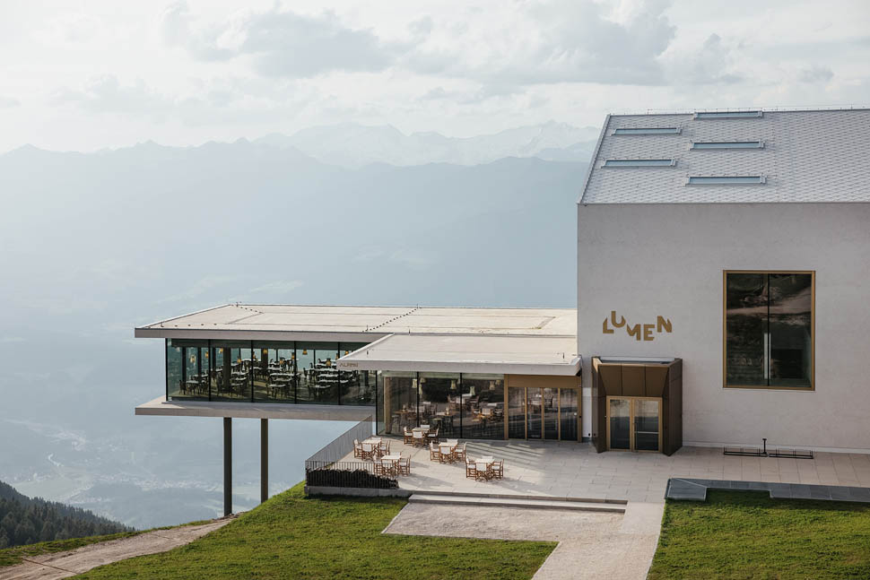 AlpiNN exterior 1
