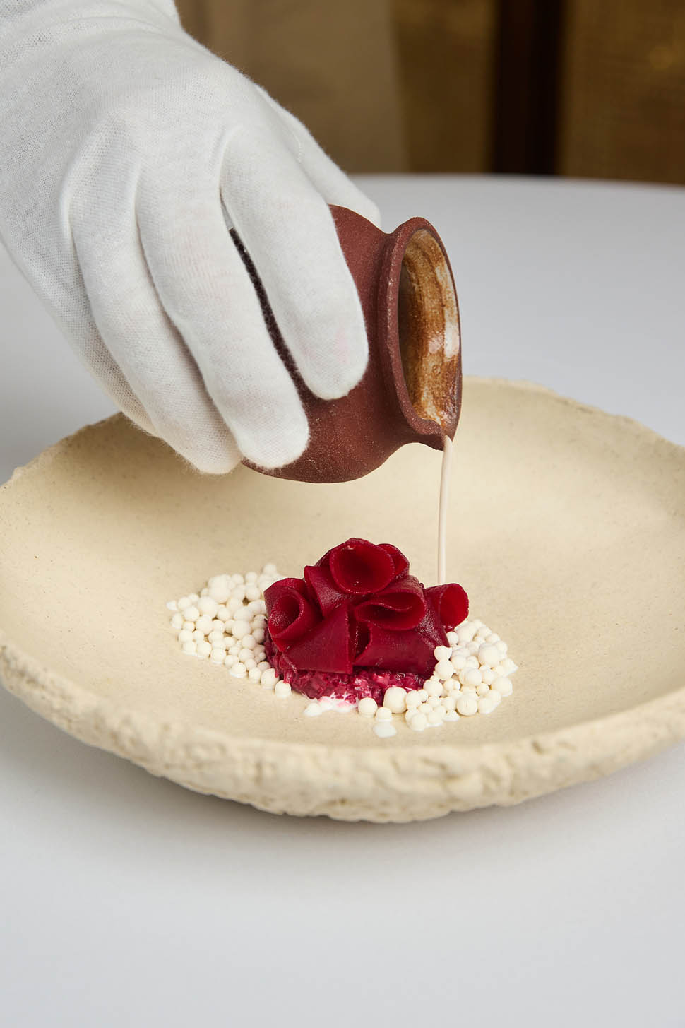 Belcanto Beetroot in different texturespine nut milk Jan25 Credit Grupo Jose Avillez