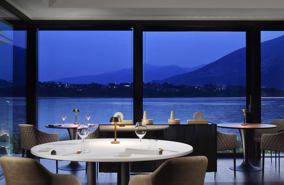 Bianca sul Lago notte