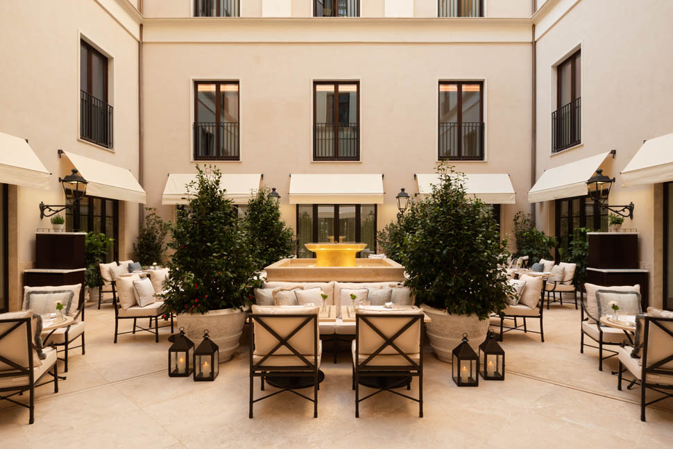 CHR Restaurants Courtyard WhatTheFox 0033