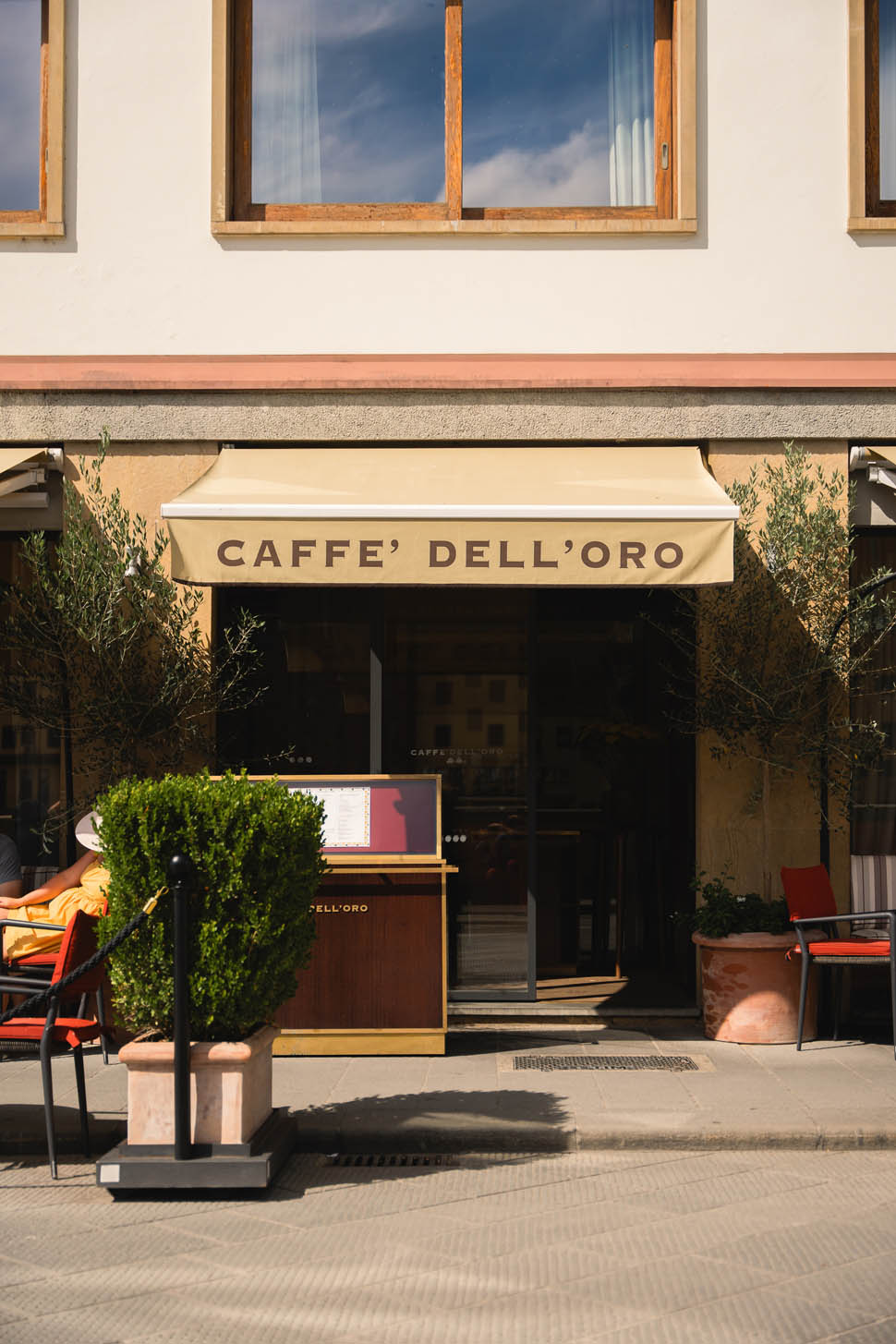 Caffe dell Oro Esterni 3 2025 07 23 17 18 02