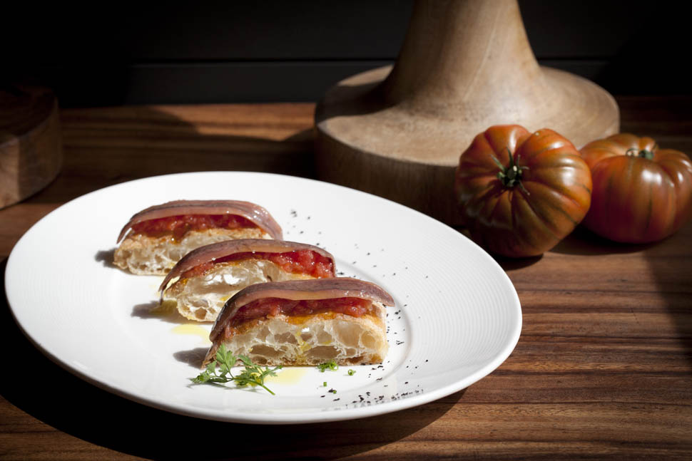 Casona del Judio anchoas con pan de cristal