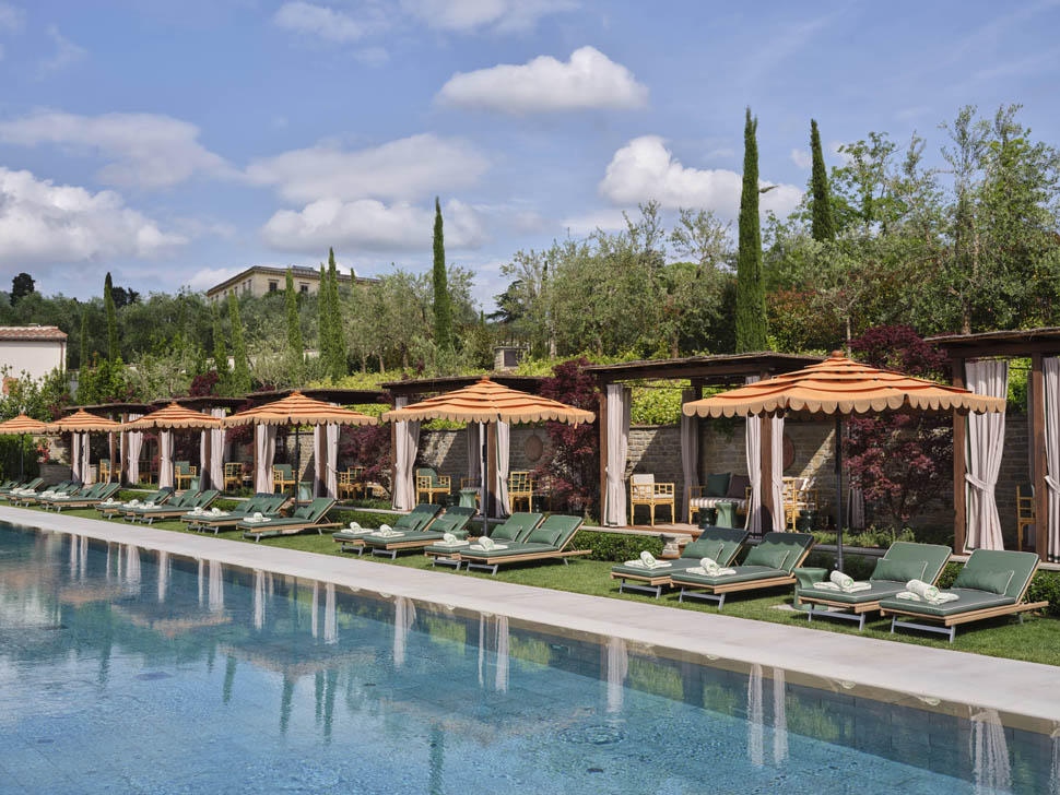 Collegio alla Querce Pool sideview