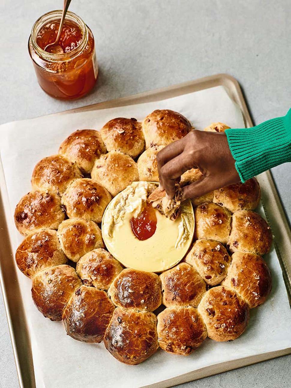 Cranberry and Chilli Brioche Wreath PS