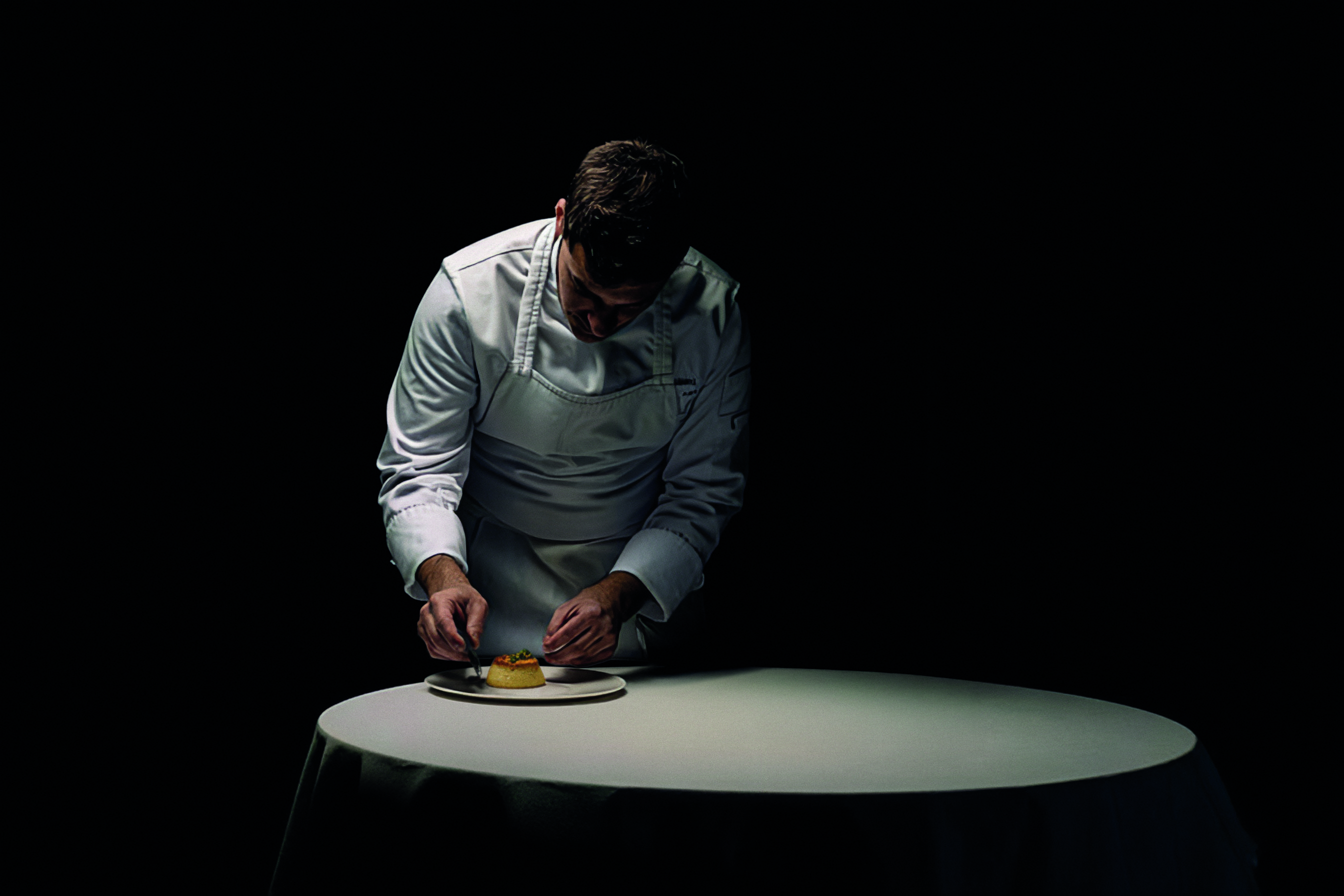 Cuoco in piedi fondo nero NEW 1