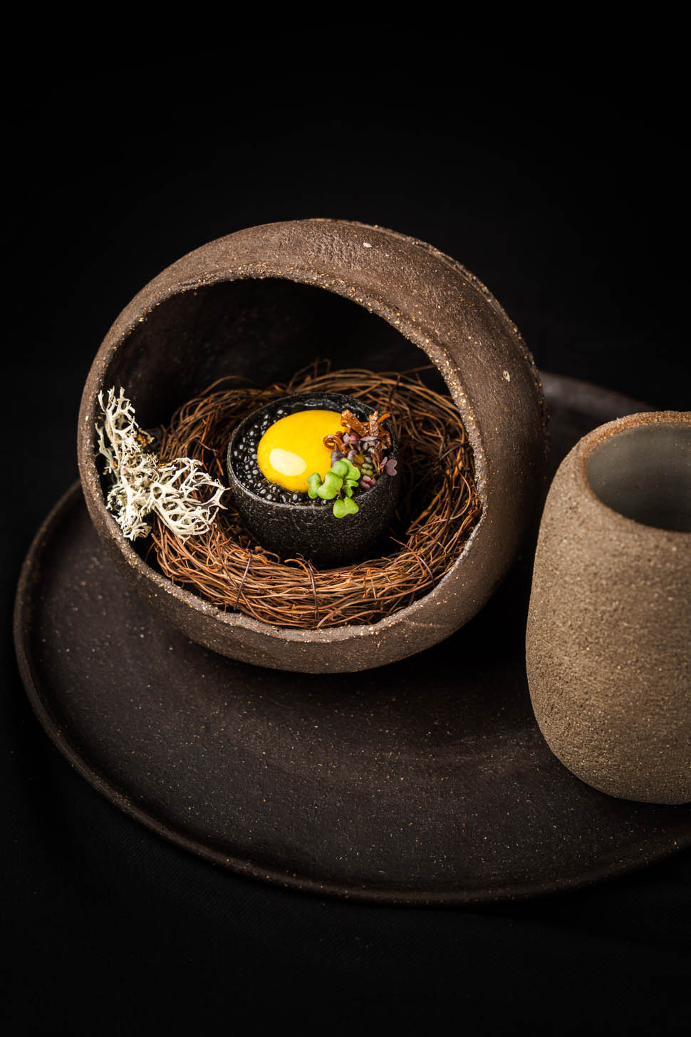 Deep in the hay Egg 1