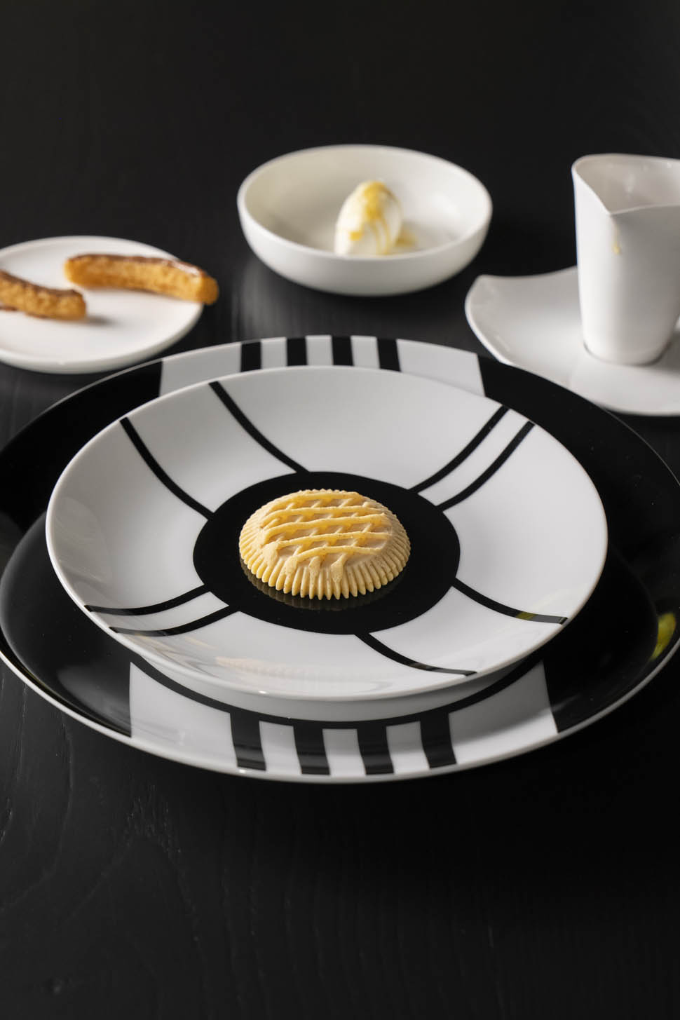 Dessert ricordo biscotteria canestrello diventa crostatina gelato al burro con salsa al burro nocciola krumiro a forma di ciurros