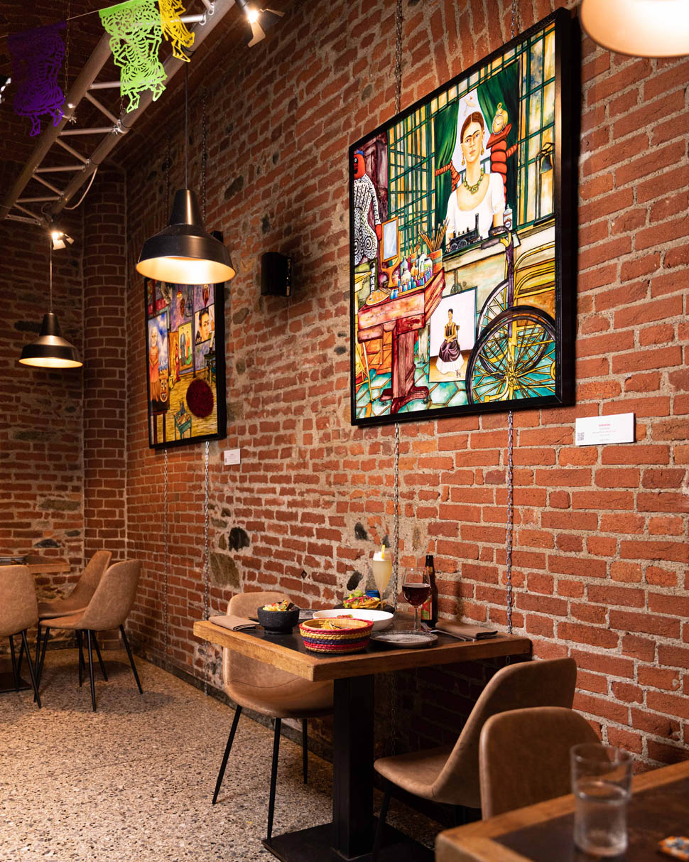 El Beso particolare sala