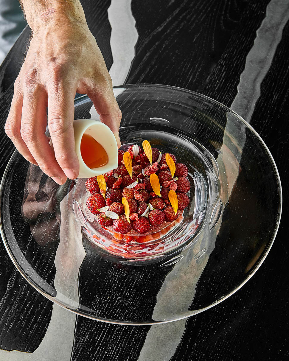 Fragole e fragoline di bosco leggero mascarpone e camomilla 1
