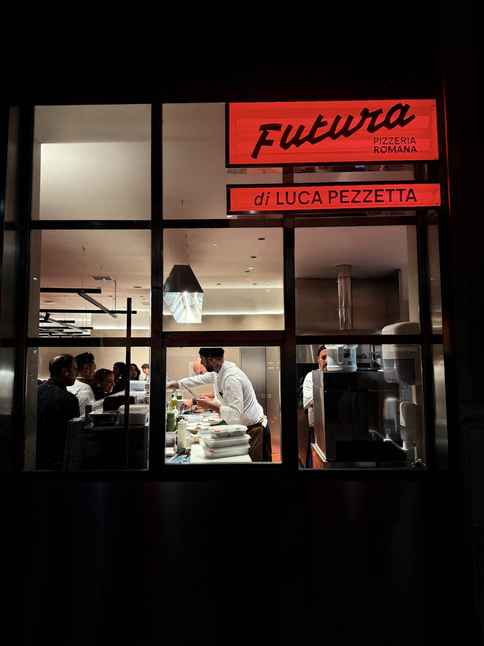 Futura pizzeria Romana esterno PhGiulio Paterno