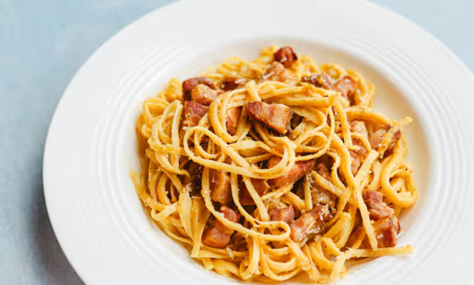 GRA Tilly Ramsay Recipes Carbonara Pancetta Linguini Spaghetti 220823 2 kzfivc