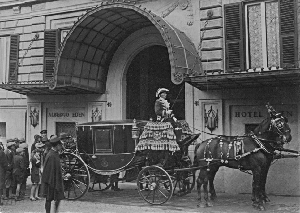 Hotel Eden entrance