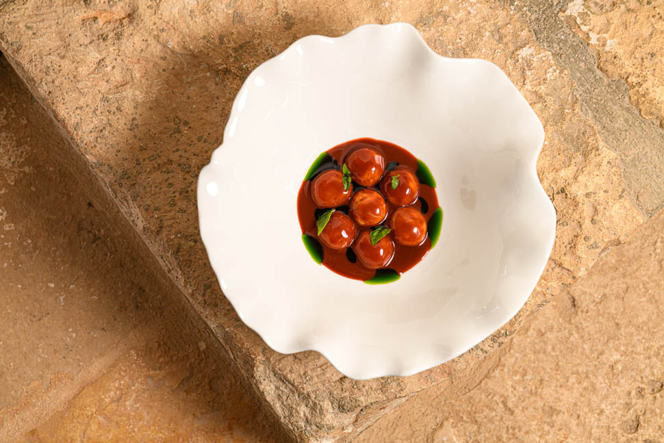 La Farm Gnocchi farciti di scampi bisque di crostacei e olio al basilico ph Gaia Menchicchi