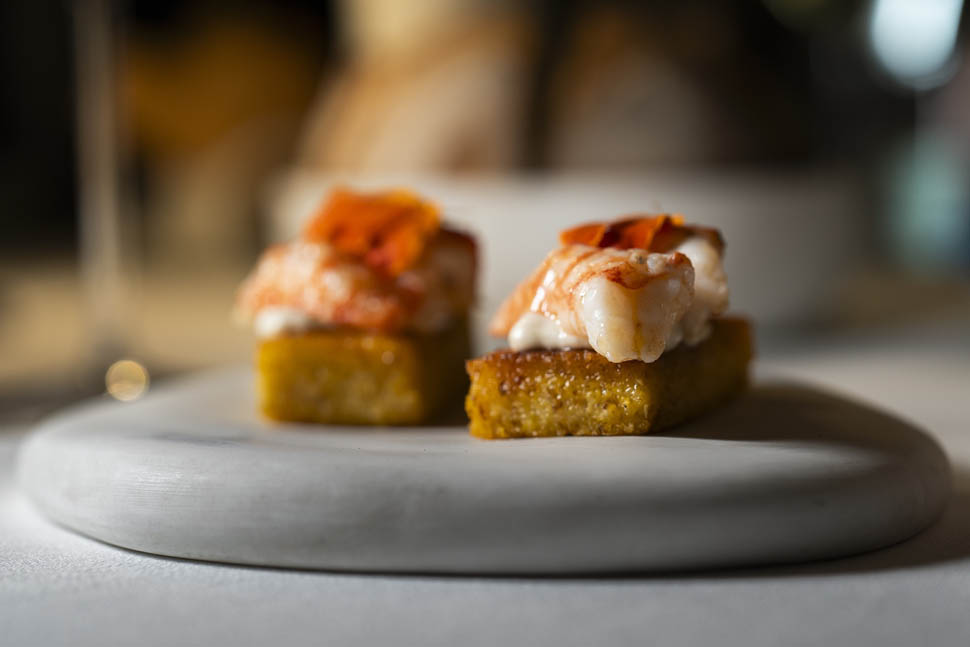 Lago Montagna Polenta arrostita con gambero di fiume e gel al carpione 1