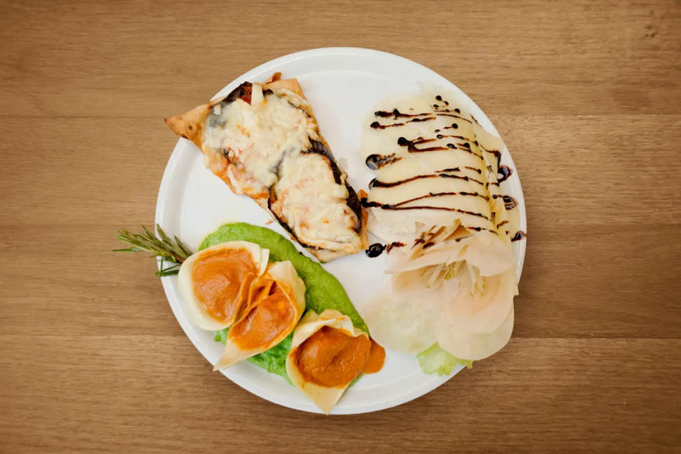 Libreria Brac Piatti 25