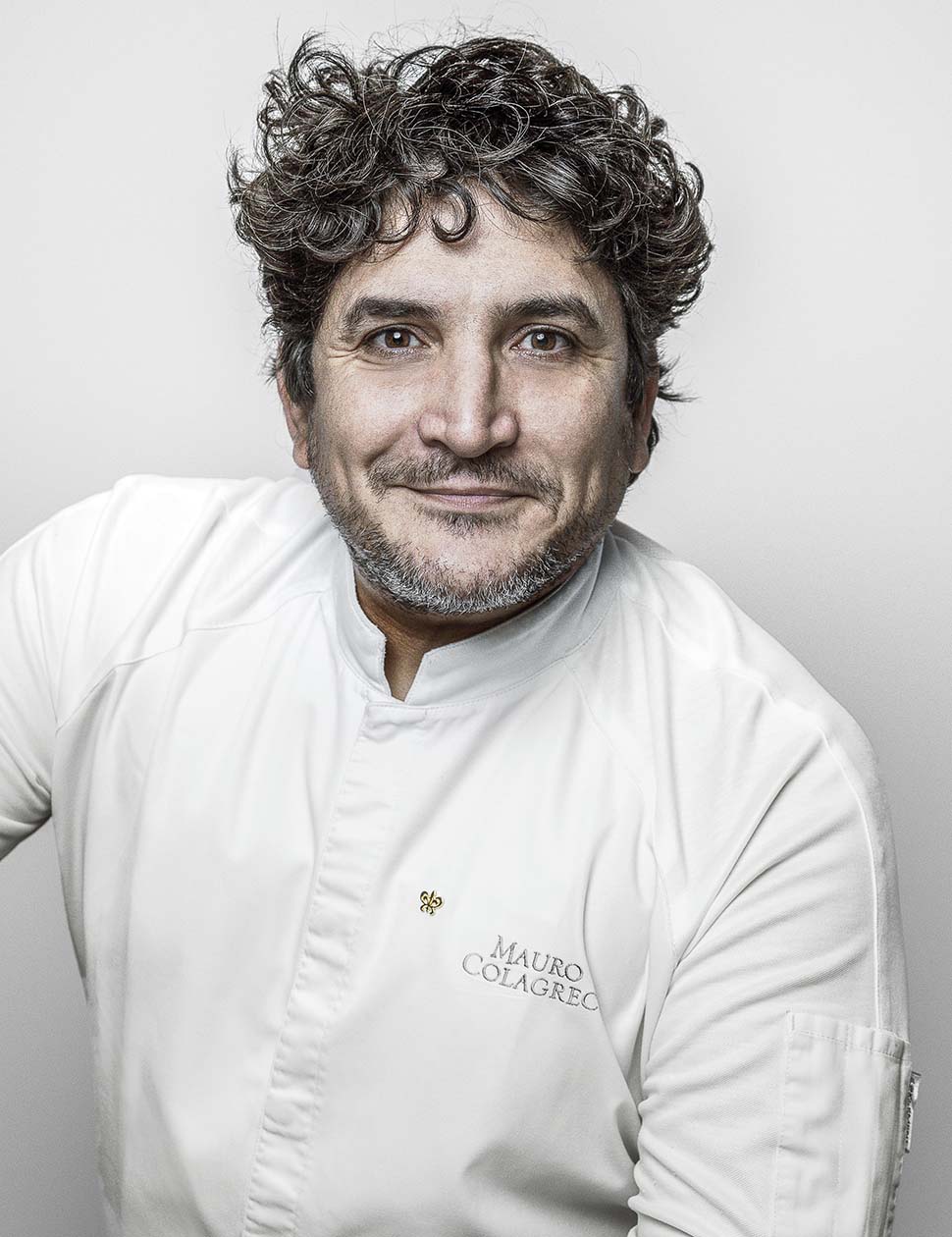 MAURO COLAGRECO PORTRAIT Sitting 4C V cropped Philip Ducap PS