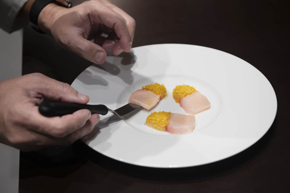 Making of Sashimi di ricciola NobuyaMoscheni1
