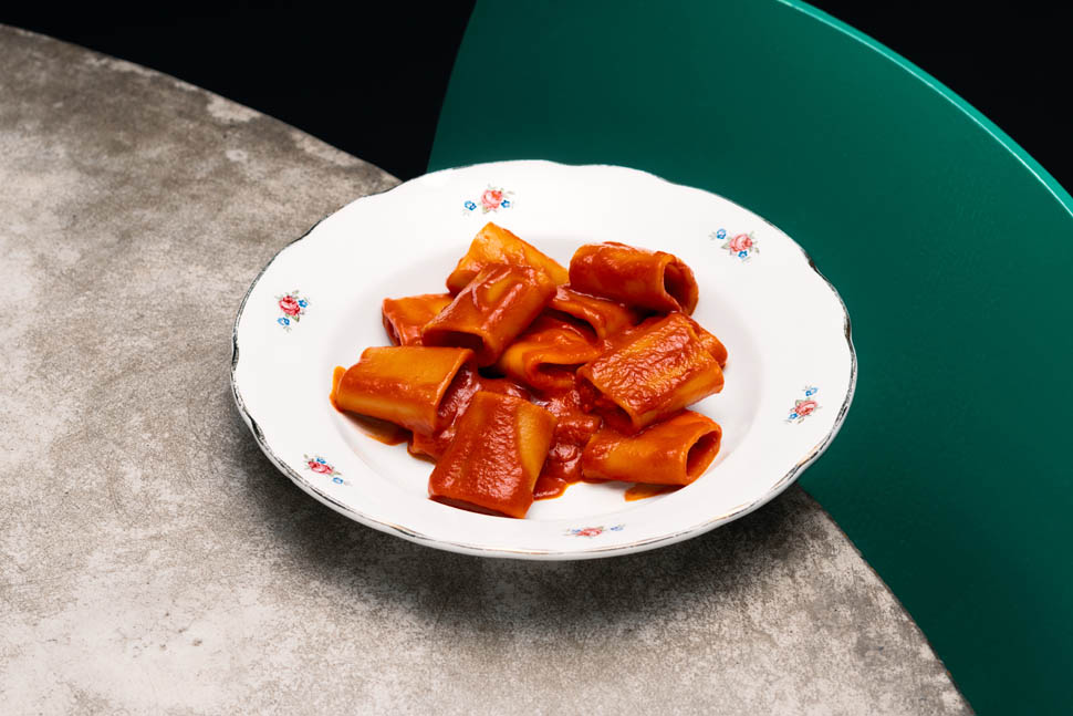 Pacchero conserva di pomodoro affumicato leggermente piccante e limone