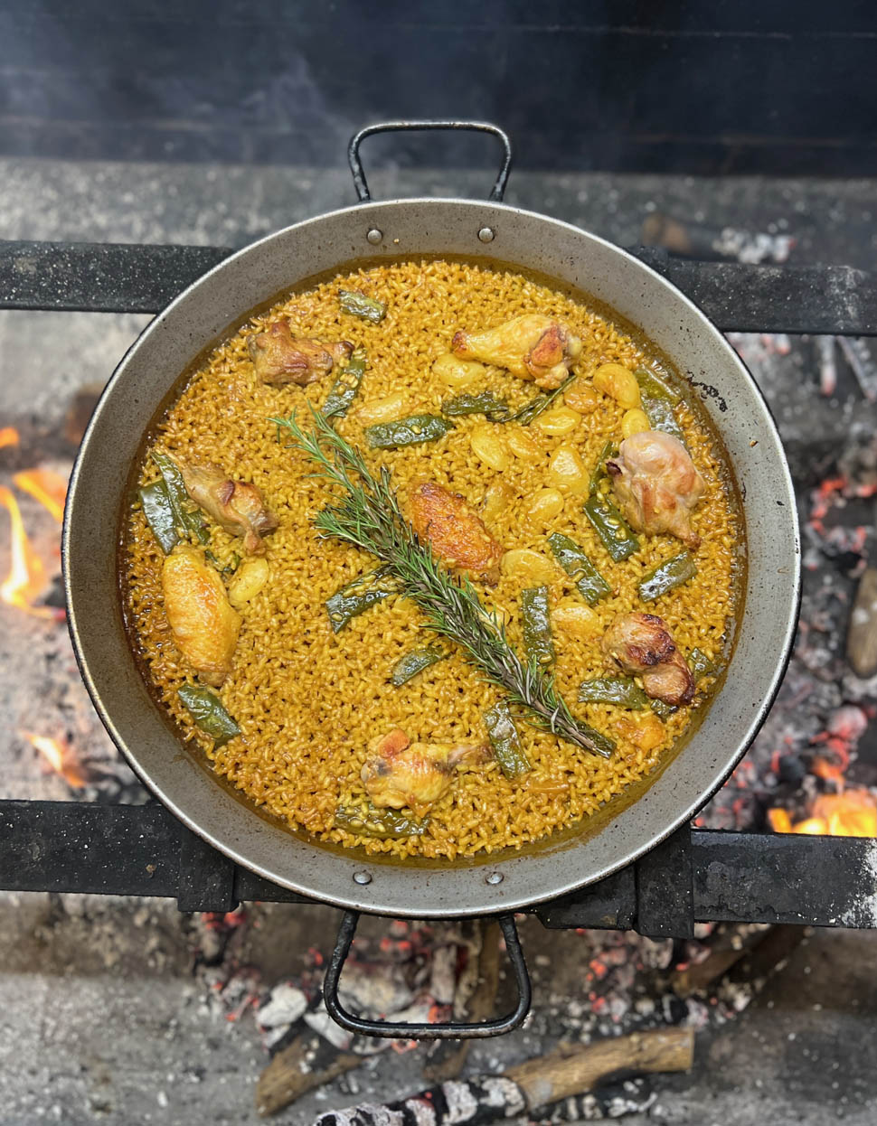 Paella valenciana quique dacosta de LLISA NEGRA en paellero 3