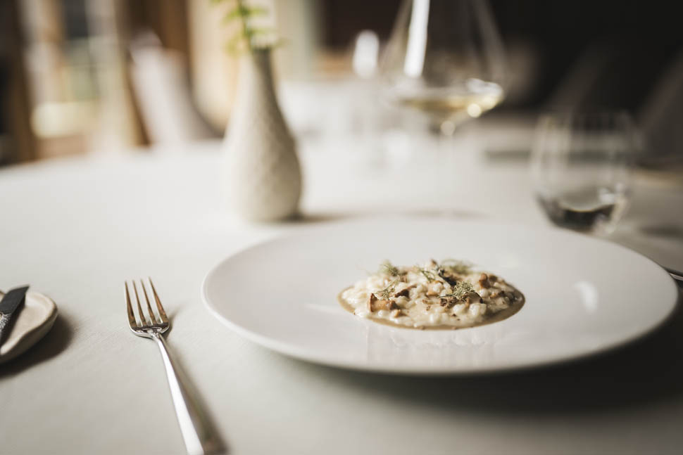 Risotto con finferli albicocca semi di girasole e lievito di birra Hannes Niederkofler HQ 046 DSC5796