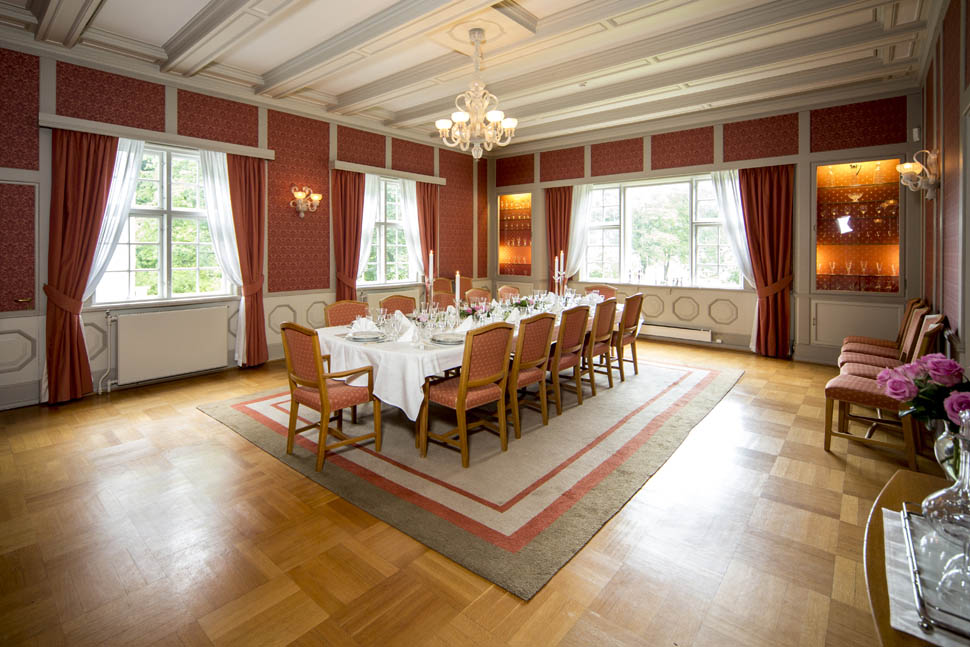 Rjukan festlig dekket bord pa Rjukan Admini 4711x3141