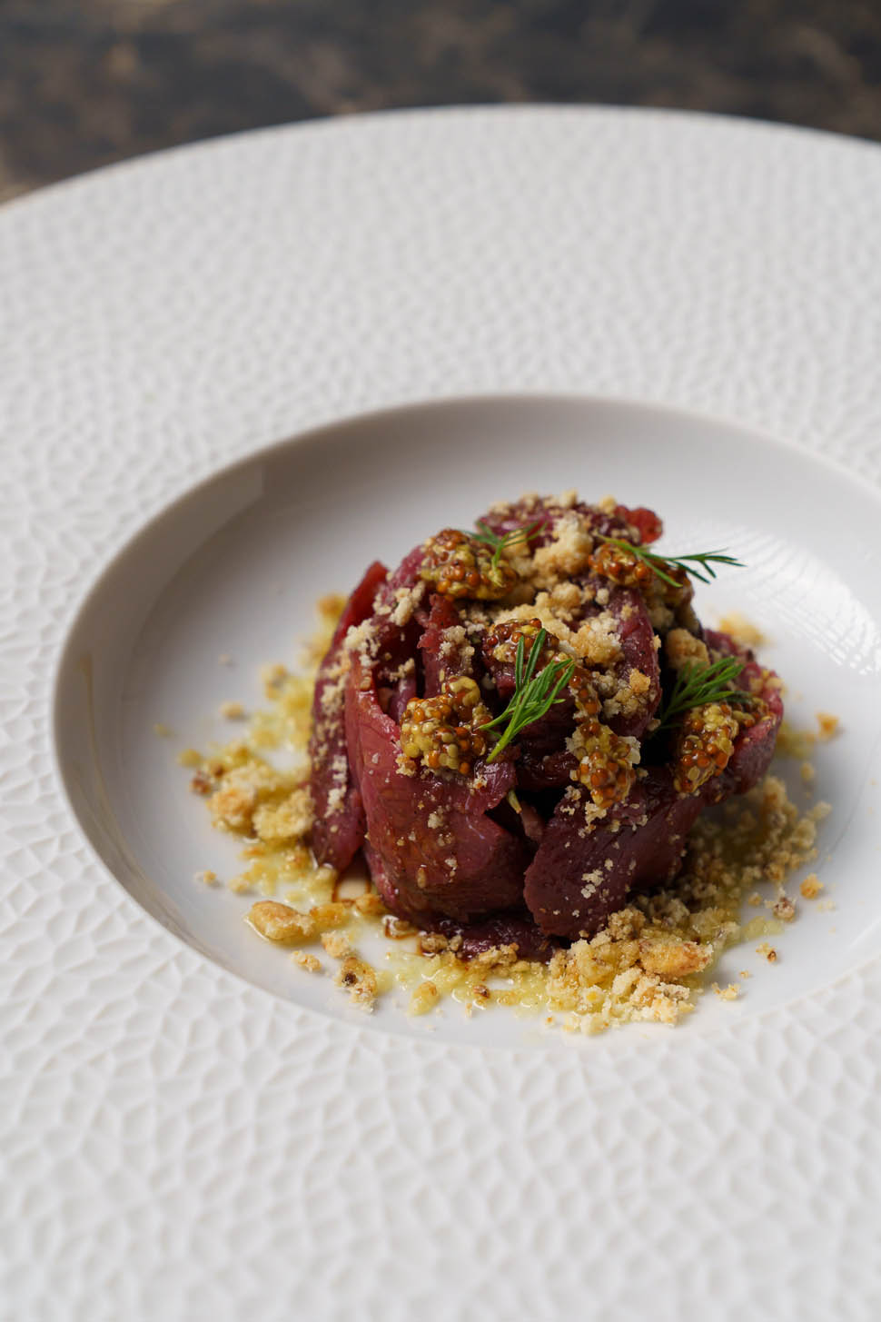 Salada di cavallo crumble alla senape zabaione balsamico
