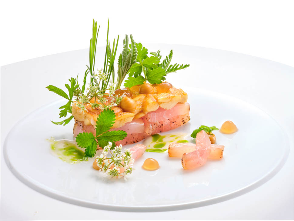 Tartare di ricciola con mandorle e chufa Janez Puksic