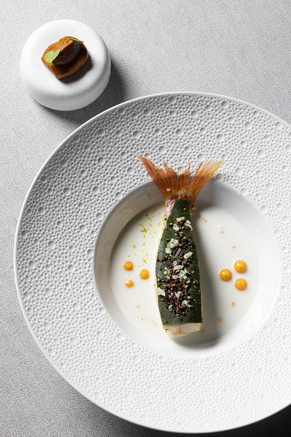 Villa Crespi Triglia cavolo nero provola affumicata