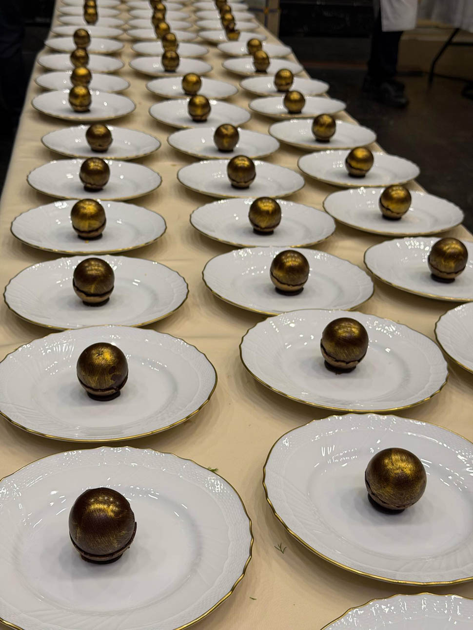 daniel canzian sfera cioccolato al teatro della scala