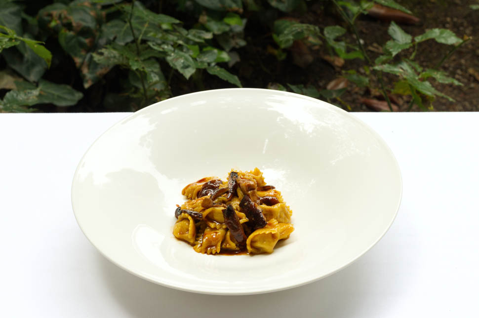 dario tornatore Ravioli del plin al pulled pork shiitake e jus al Cynar 01 1