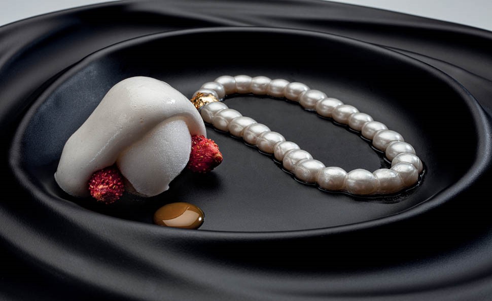 disfrutar Pearl necklace with lychee Francesc Guillamet 2023 12 22 00 36 01