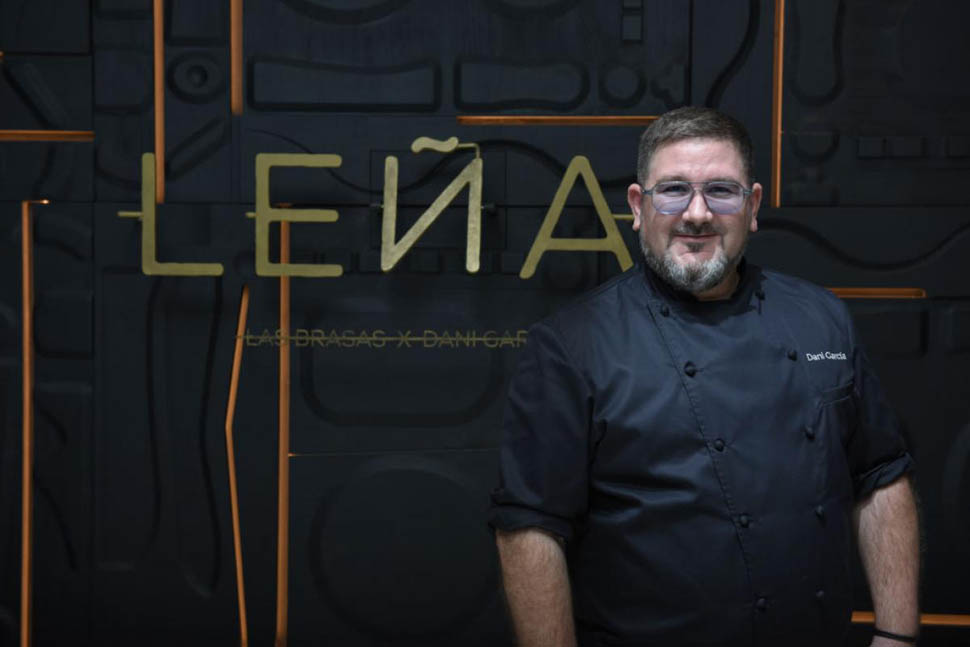 el chef dani garcia en su restaurante lena