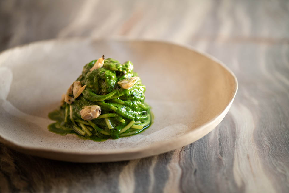 francesco sodano Spaghettone con vongole veraci e pesto di prezzemolo3