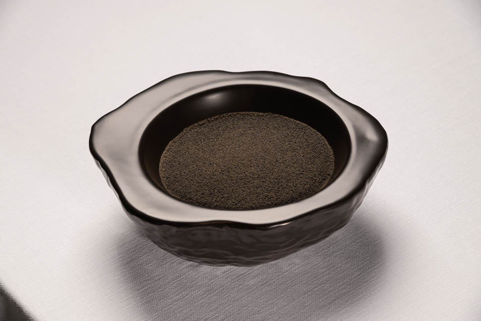 larotonda black in black