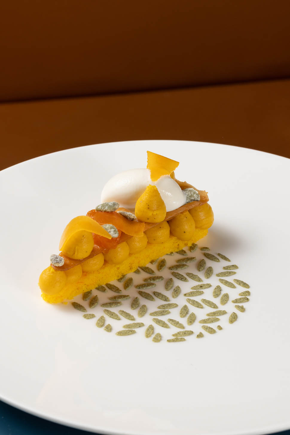 ristorante terra cagliari Cioccolato alle erbe amaretto sardo cioccolato bianco barbabietola lamponi