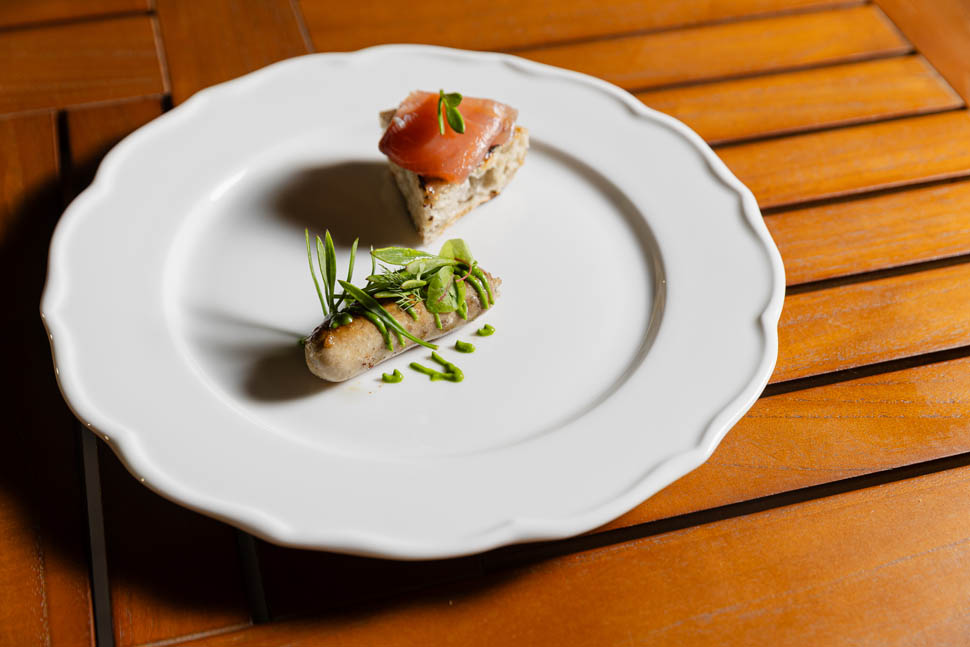serata ippolito recanati Luganega di muggine ed erbe marine lardo e spezie e padellino di grano arso lardo di maiale nero carpaccio di aguglia locale Ph Slevinjpg 2