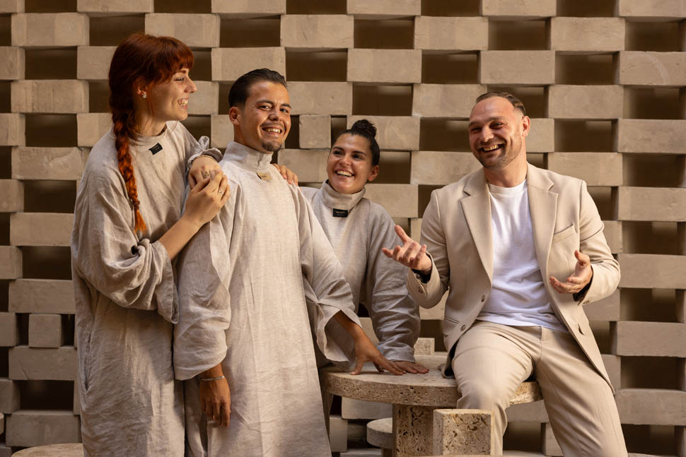 staff di sala e Antonio Cannoniero ph dario borruto