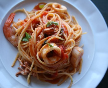 Spaghetti with Calamari Scallops and Shrimp 1